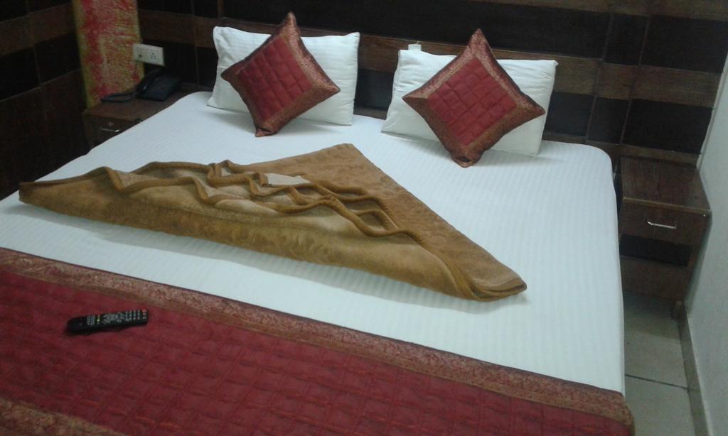 Hotel Sun Village Near New Delhi Railway Station Phòng bức ảnh