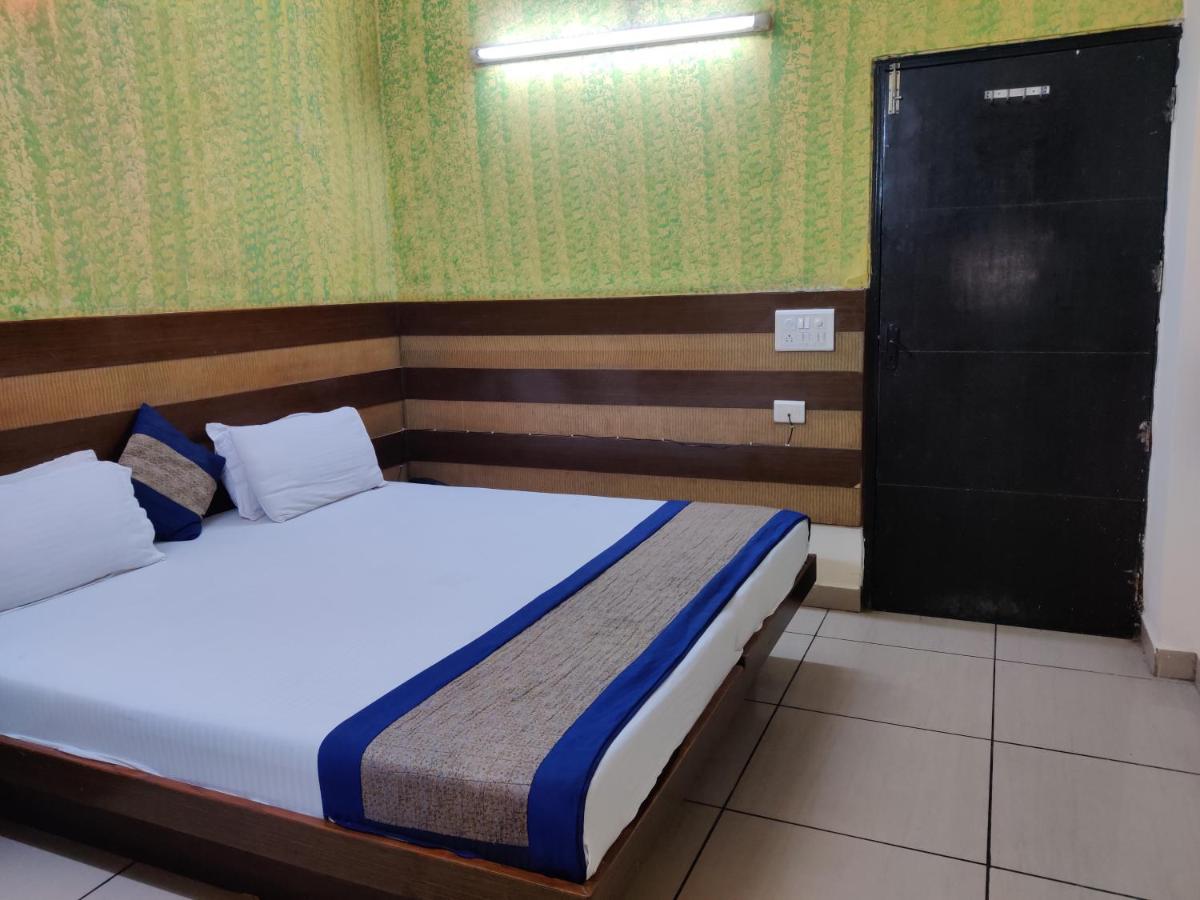 Hotel Sun Village Near New Delhi Railway Station Ngoại thất bức ảnh